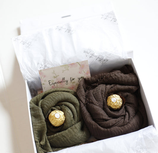 Elegant Eid Gift Set Bath Salts, Card, Message, Celebrate Eid in Style Crinkle Hijab and Handmade Bath Salts ,Gift Box Green Brown hijab