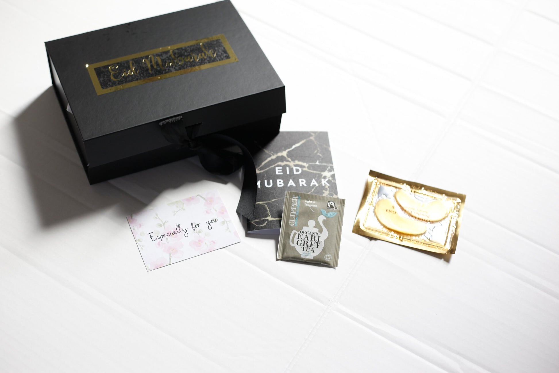 Elegant Eid Gift Box, 4 Nude crinkle Hijabs with 'Eid Mubarak' Gold Foiled gift box , hijab box for eid gifting, Hijab box for eid