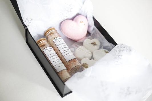 Small spa gift box for christmas, Bath salt , bath bomb, gift box for women, gifts for her, Christmas gifts, Ladies Gifts